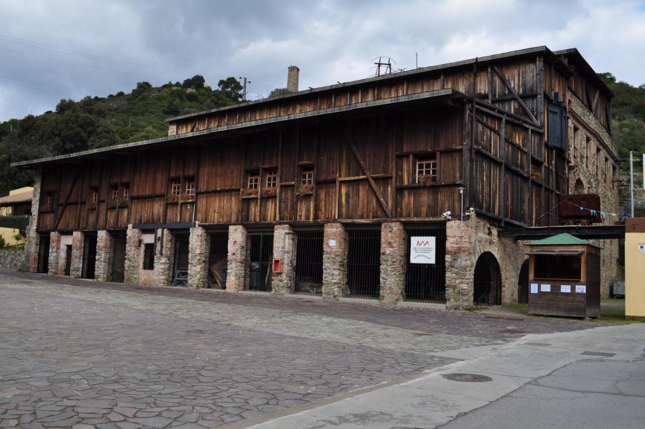 Paringianu B&B Il Rifugio Del Lupo - E6721 المظهر الخارجي الصورة